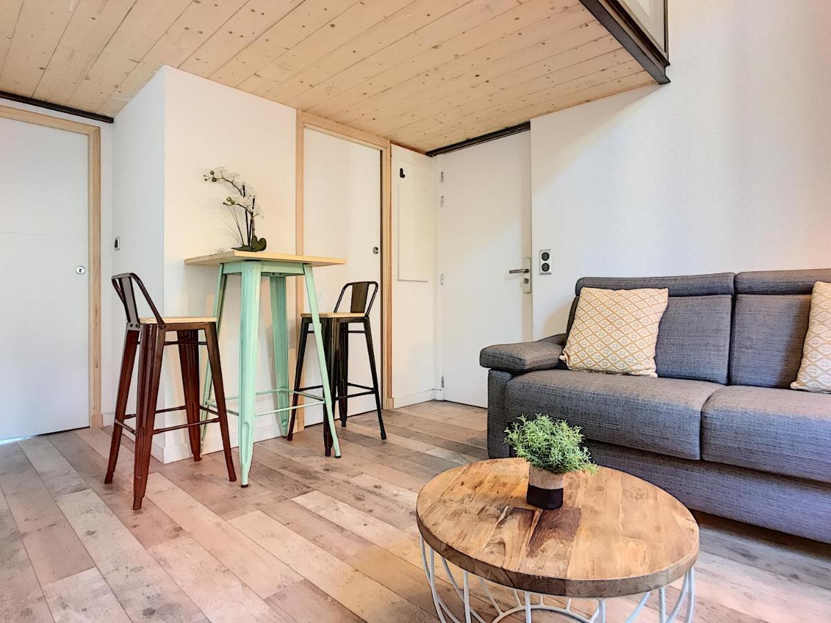 Centre - Superb With Mezzanine Apartment *